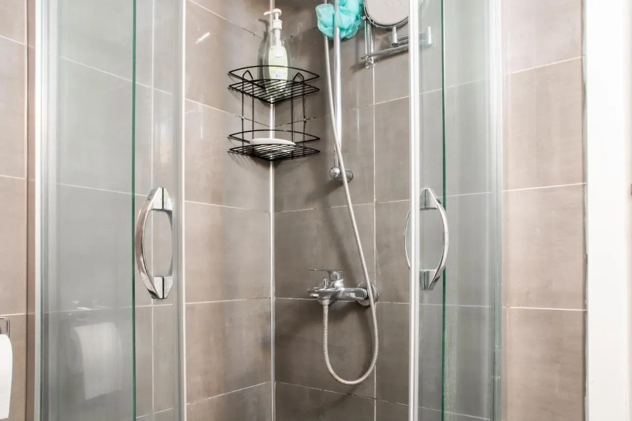 Chic And Convenient Flat In Izmir Daire